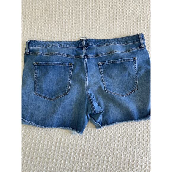 Ava & Viv Midi Cut Off Raw Edge Cuff Jean Shorts Sz 20W‎ - Picture 4 of 11